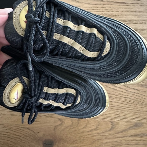 Nike air max 97 Qs black and metallic gold / red check size 6 men’s/ women’s 7.5 - Picture 3 of 7